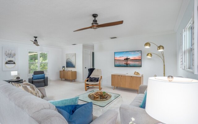 Lilac Mid-century Pool Home