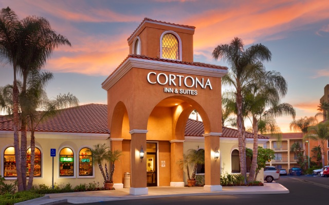 Cortona Inn & Suites Anaheim Resort