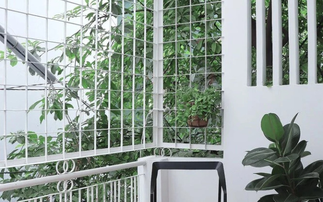Pin Poshtel