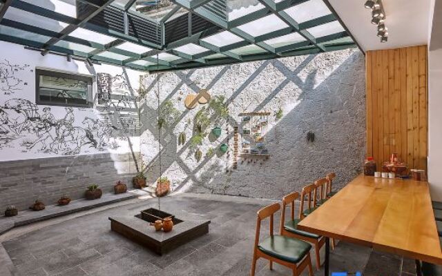 The courtyard of Sage Sage's house in Heshun