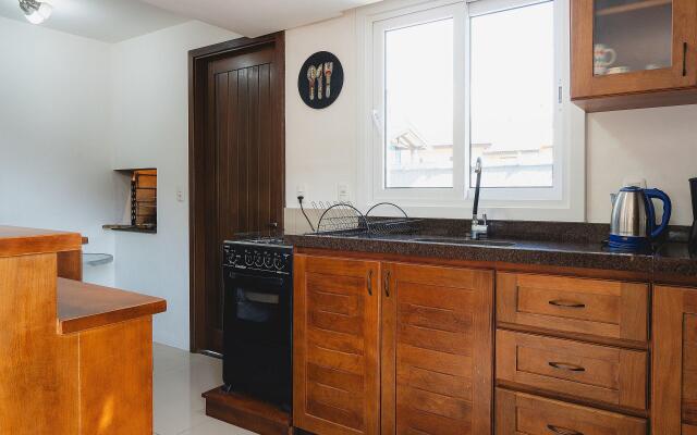 Belíssima casa duplex com lareira em Canela GRA173