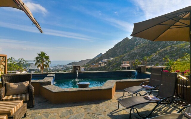 Ocean View 4BR Villa Steps From Cabo: Villa Haydee