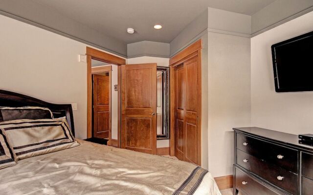 3044 Lone Eagle 2 Bedroom Condo by RedAwning