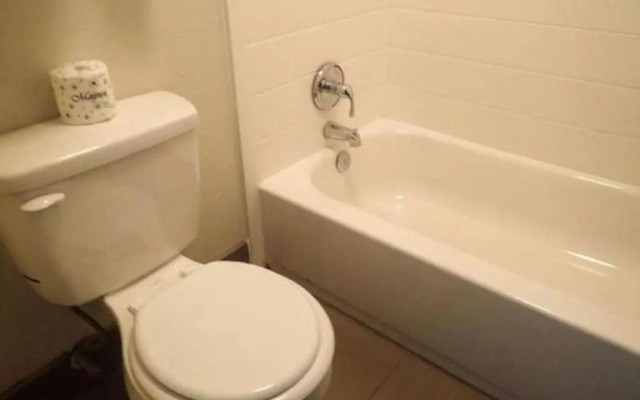 Suburban Studios Verona - Staunton North