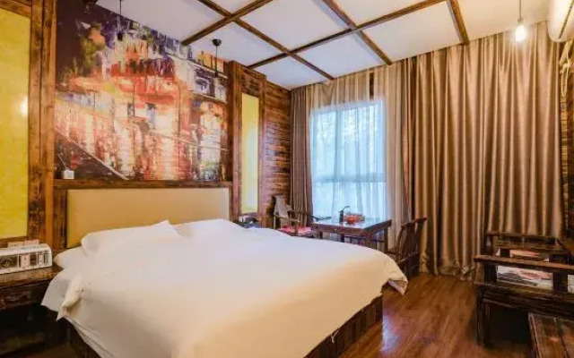 Luoyang Qiju Tea House Hotel