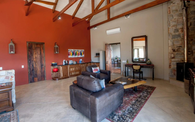 Tamodi Lodge and Stables