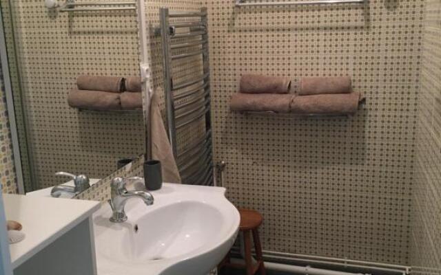 Studio face aux thermes Linge Compris