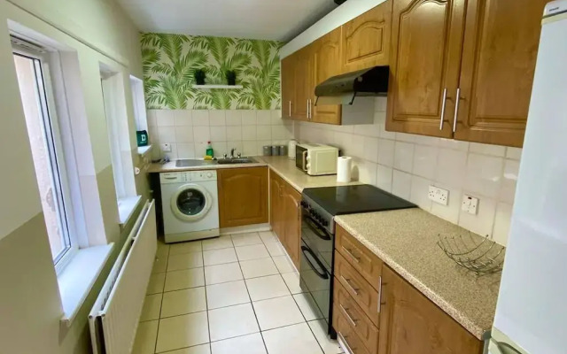 2BR City Side House in Belfast