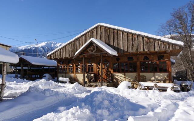 Йетихаус (Yeti House)