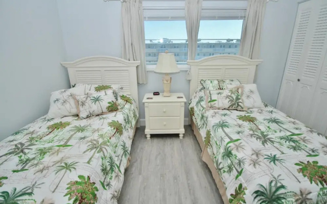 Sea Coast Gardens III 509