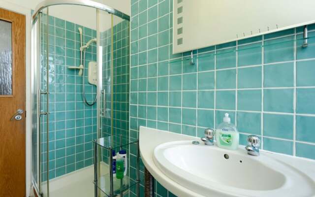 1 Bedroom Apartment Overlooking Park