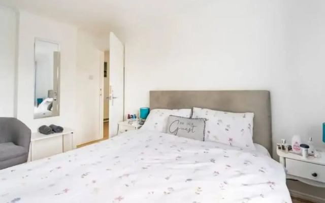 Luton Airport Guest House
