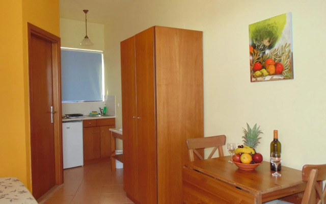 Paraktio Beach Apartments
