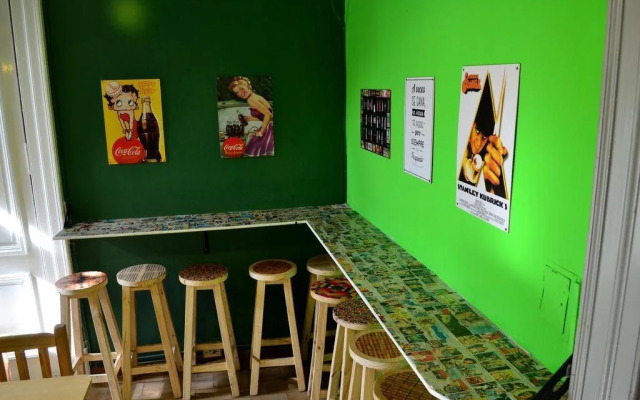 Retro Art Hostel