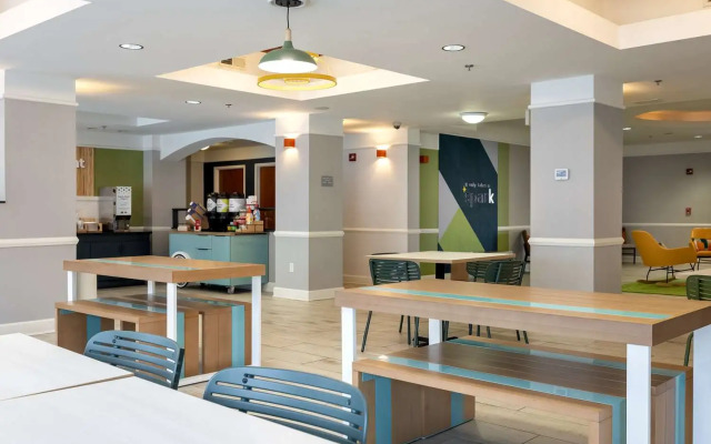 Spark by Hilton Savannah Airport