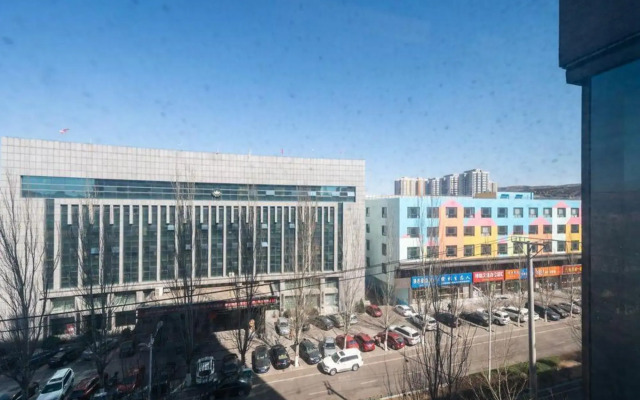 Jinpu Hotel(神木金浦大酒店)