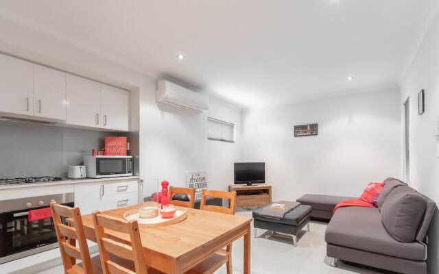 Conveniently Located Luxury Home - 10 Mins from CBD