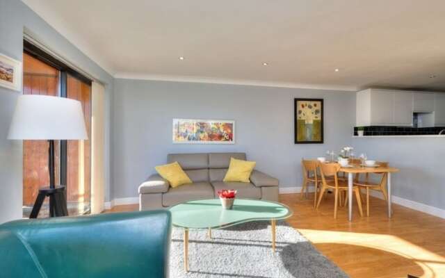 Xscape View Apartment With Balcony