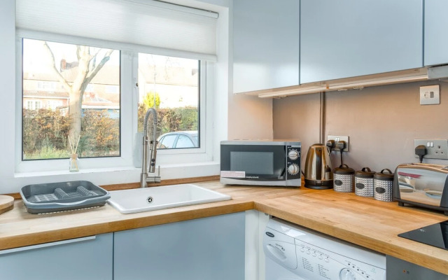 Elite Properties - Sleeps Up to 4 - Leamington Spa