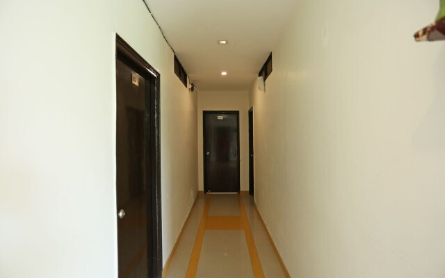 OYO 8785 Hotel Queen's Pearl