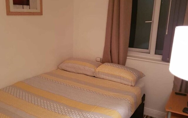 139 Breckside Park Guest House