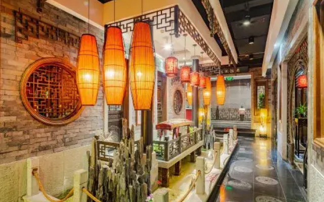 Jinye Hotel (zhanggongqiao Food Street)