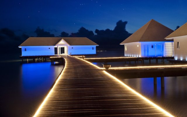 Diamonds Athuruga Maldives Resort & Spa