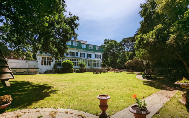 The Grove Hotel
