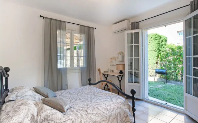 Riviera Hideaway for 2 Guests