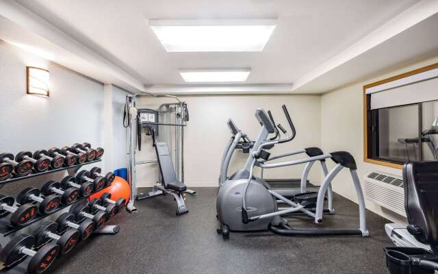 AmericInn by Wyndham Duluth South Black Woods Event Center