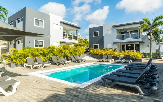 Bon Bini ☀️? Condo W/ Great Location, Tropical Garden & Pool