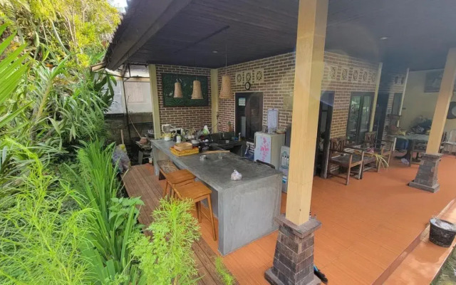 Mambal Guests House