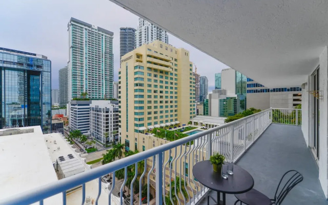 Amazing 3 BR Apartment At Brickell
