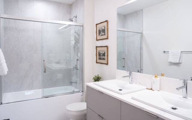 Hemlock Hangout By Revelstoke Vacations