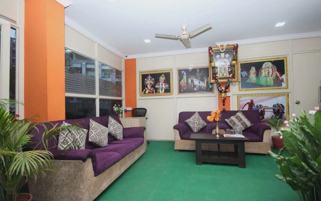 Garden Green Deluxe by OYO Rooms