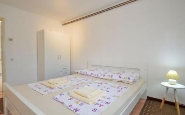 Holiday Home Ana (MDN148)
