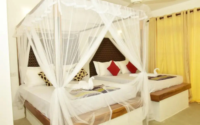 Safari Queens Resort
