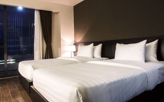 Golden Hotel