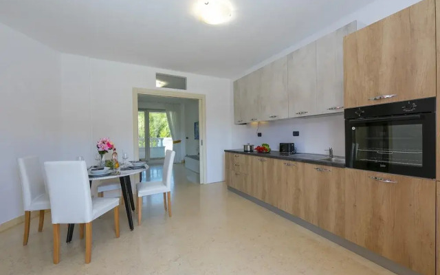 Rivoltella Apt With Pool 600m From Lake
