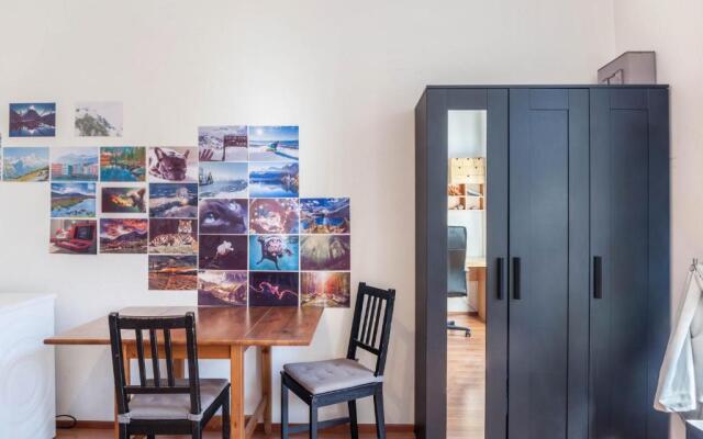 Cozy central apartment 1min train