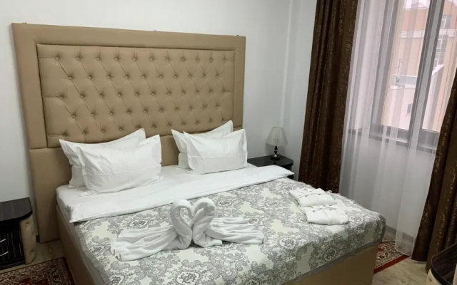 Отель DeLuxe Plaza
