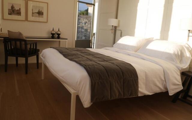 Pavilion by Villa Lario