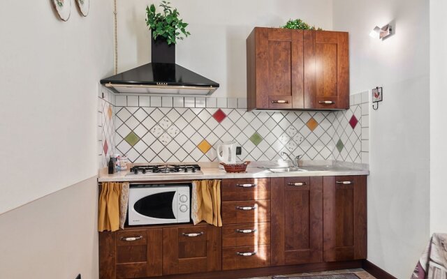 Enticing Holiday Home in Chianni With Swimming Pool