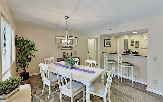 7811cent 2 Bedroom Condo