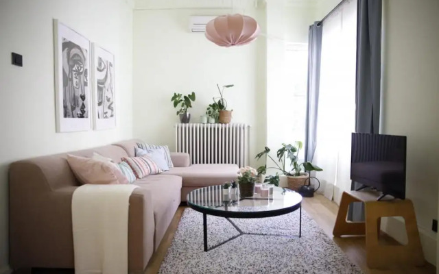 Vibrant Flat With Excellent Location in Beyoglu