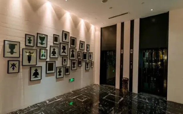 Gallery Hotel