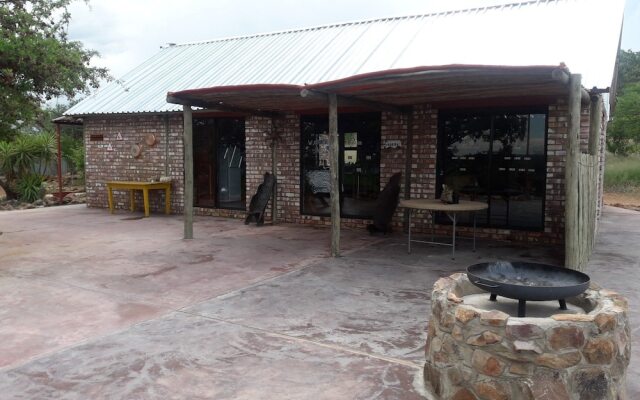 Tana Safaris Bush Camp