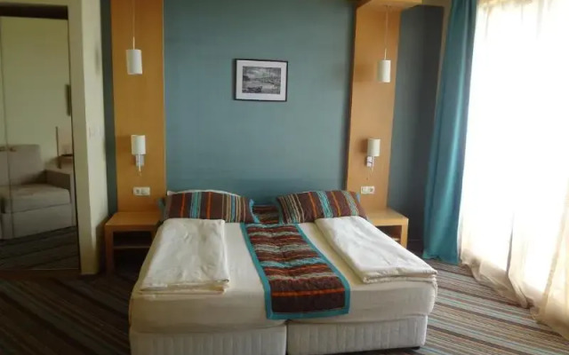 Apartment Mirage