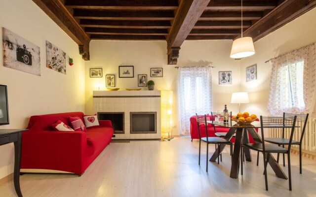 Santa Trinita Suite B