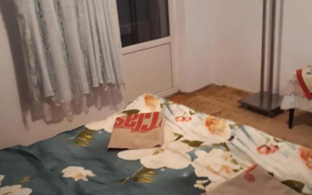Sara 3 dormitoare nu primesc santieristi si petrecareti